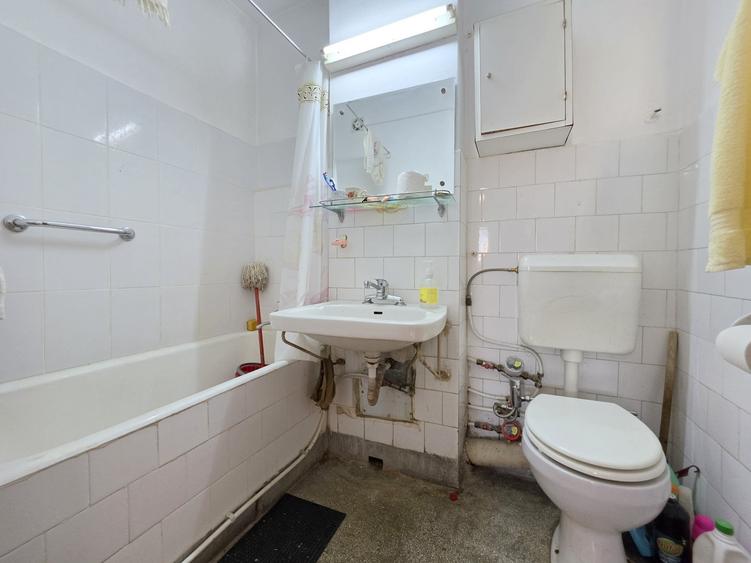 Apartament cu 3 camere decomandat în Liviu Rebreanu