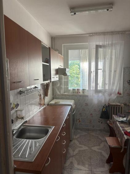 Apartament cu 2 camere semidecomandat în Gorjului