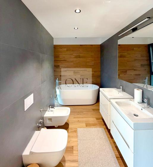 Apartament cu 4 camere decomandat, mobilat în Drumul Poienii