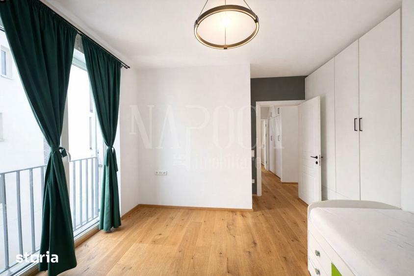 Apartament cu 4 camere decomandat în Europa