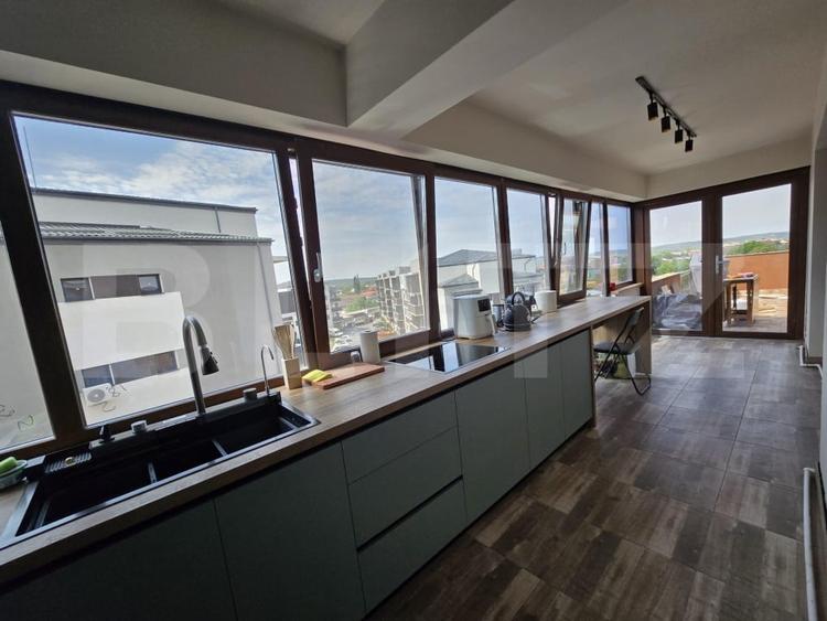 Apartament cu 3 camere decomandat, mobilat în Central