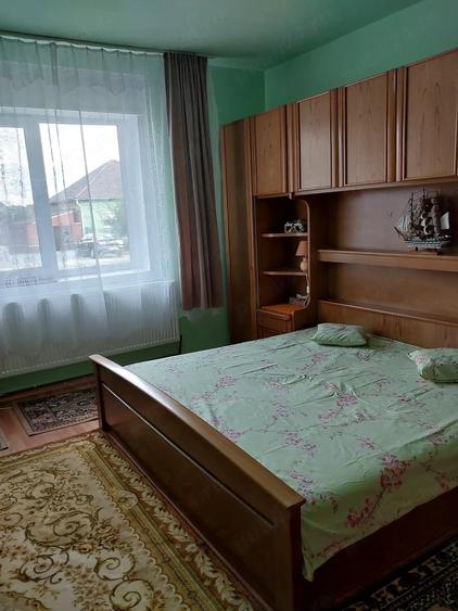 Casă cu 2 camere cu Teren 1500 Mp în Central
