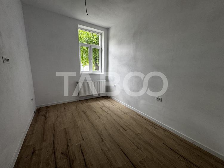 Apartament cu 3 camere semidecomandat în Piața Cluj