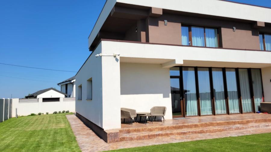 Casă individuală cu 4 camere cu Teren 750 Mp în Balotești