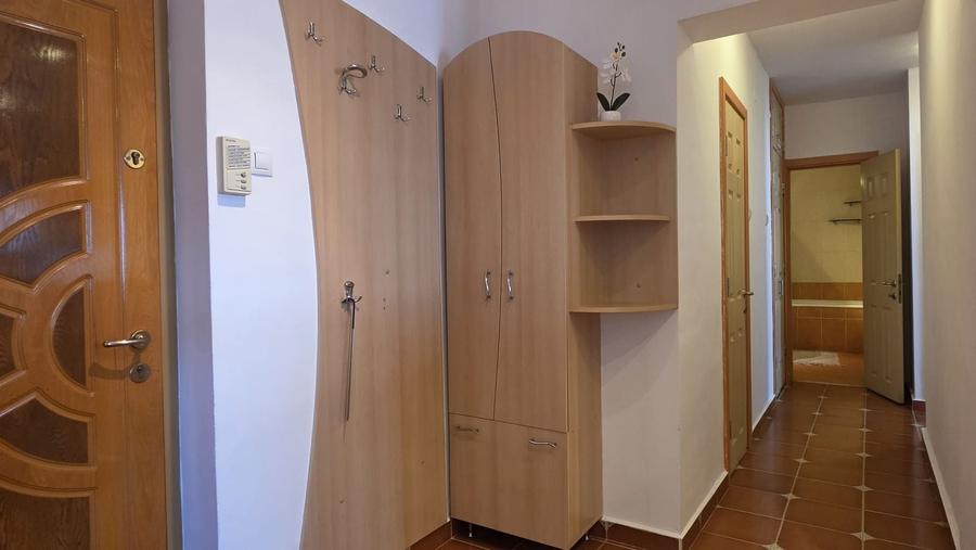 Apartament cu 3 camere decomandat în Griviței