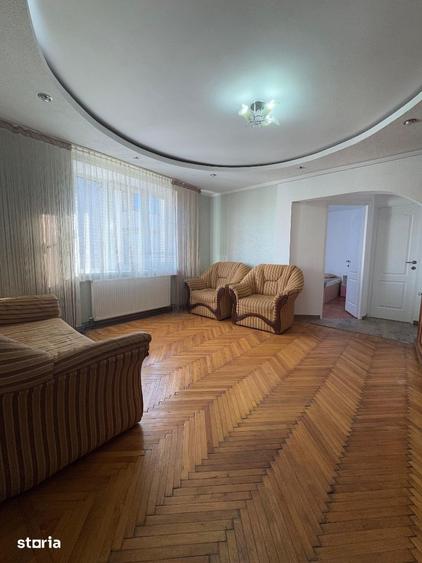 Apartament cu 2 camere semidecomandat în Onești