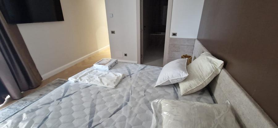 Apartament cu 2 camere semidecomandat în Băneasa