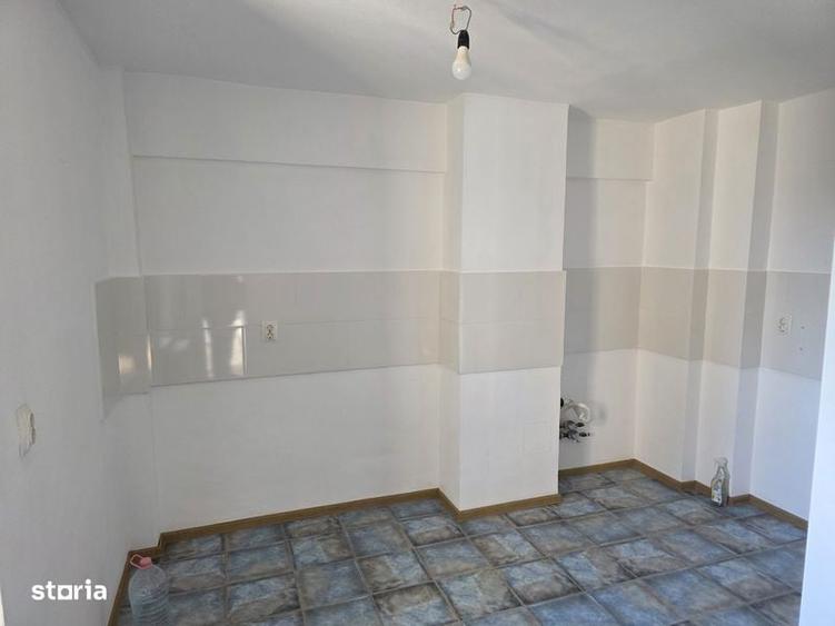 Inchiriez apartament 3 camere,Decebal, vis-a-vis de Prima Shops - 8