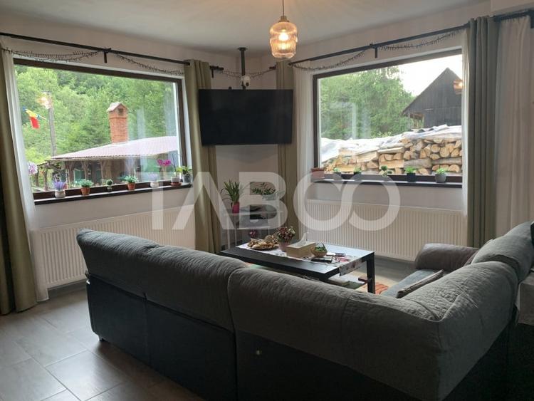 Casă individuală cu 8 camere cu Teren 575 Mp în Porumbacu de Sus