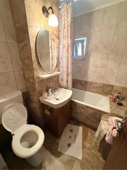 Apartament cu 3 camere semidecomandat în Nicolae Titulescu