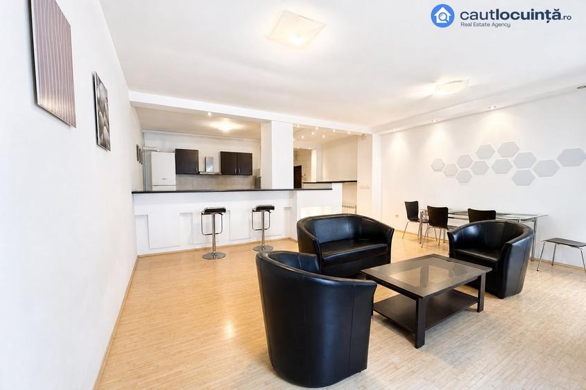 Apartament cu 2 camere semidecomandat, mobilat în Polonă