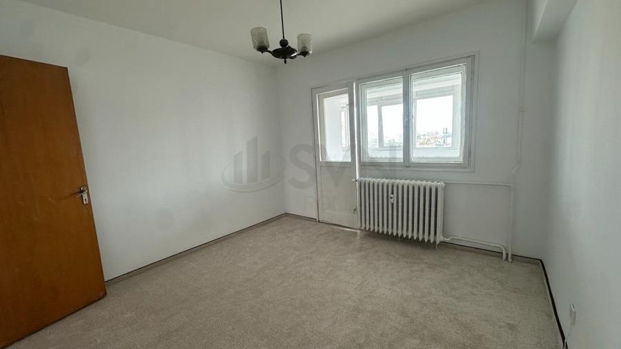 Apartament cu 4 camere decomandat în Amzei