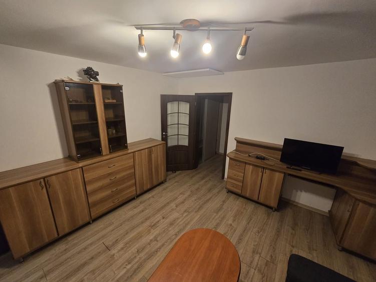 Apartament cu 2 camere semidecomandat, mobilat în Girocului
