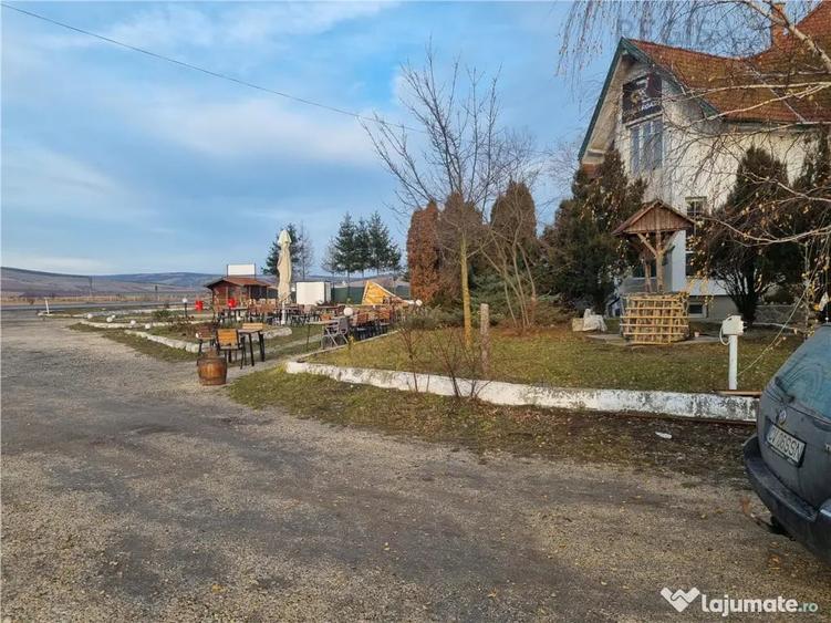 Spațiu comercial, de 400 mp, în Reci