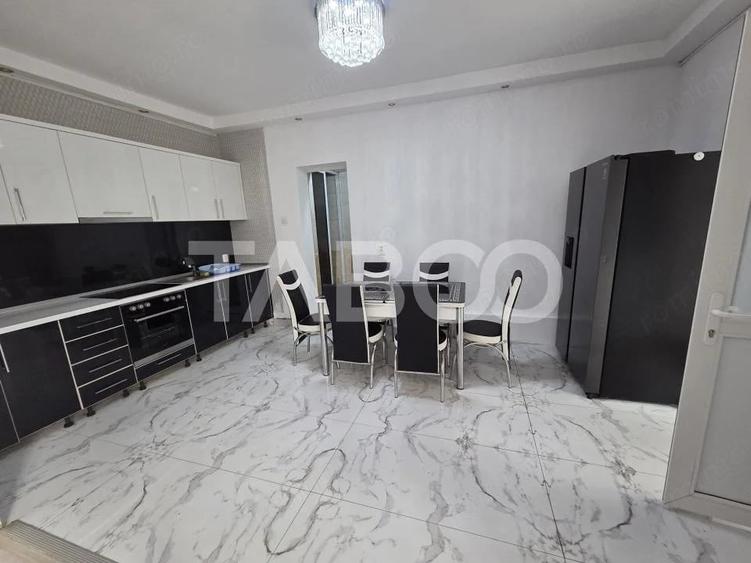 Casă cu 5 camere cu Teren 400 Mp în Central