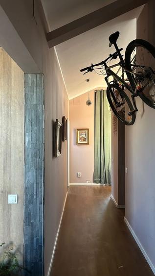 Apartament cu 4 camere semidecomandat în Basarab