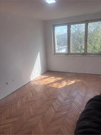 Apartament cu 2 camere semidecomandat în Hipodrom