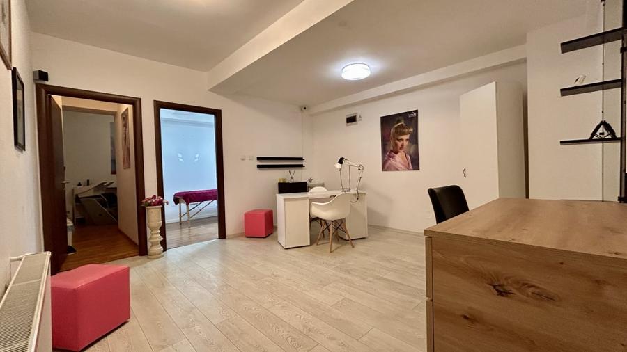 Spațiu comercial, de 56.119998931885 mp, în Trocadero