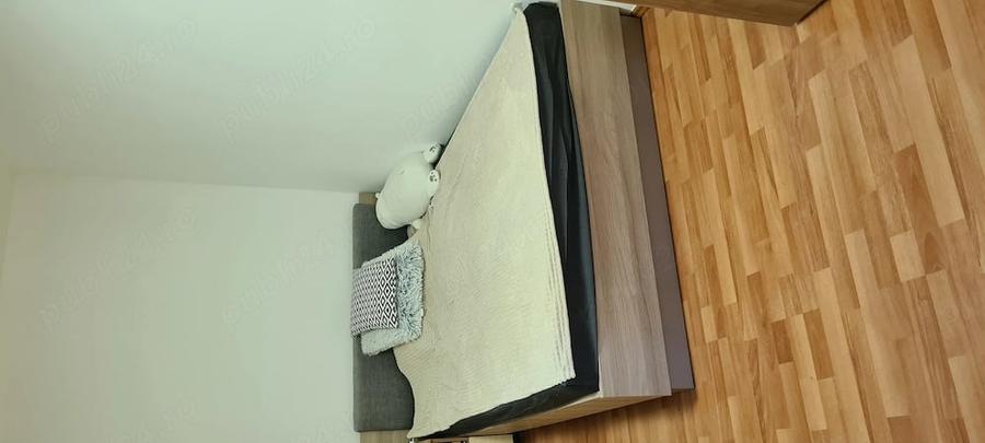 Apartament cu 3 camere semidecomandat în Complex Studențesc