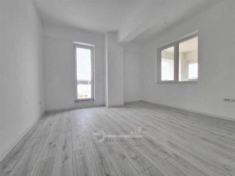 Penthouse cu 3 camere decomandat în Galata