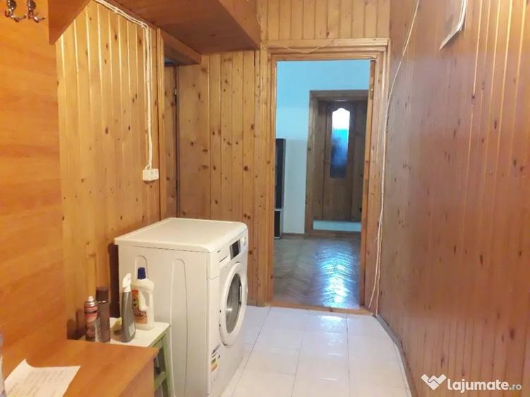 Apartament cu 3 camere semidecomandat în George Enescu