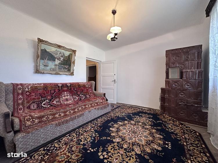 Casă cu 4 camere în Central