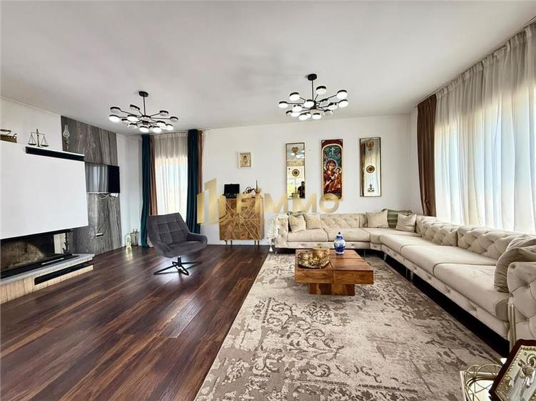 Casă individuală cu 5 camere cu Piscina în Bulai
