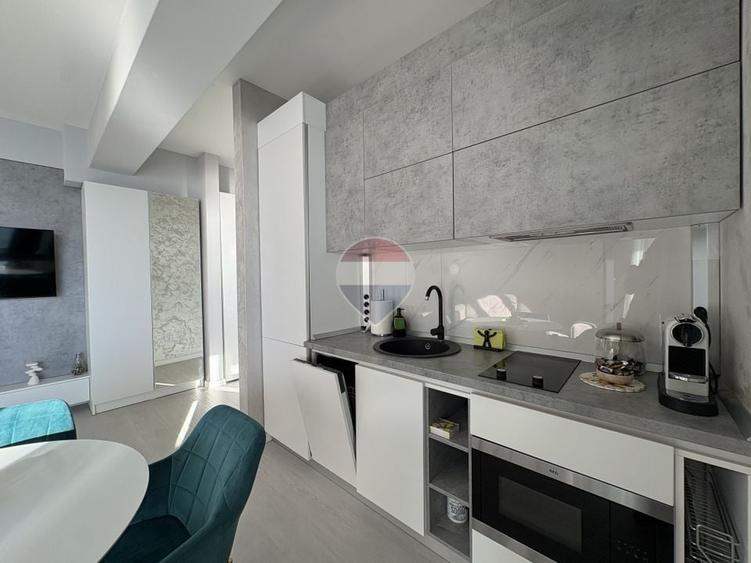 Apartament cu 2 camere semidecomandat, mobilat în Central