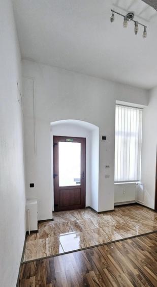 Apartament cu 2 camere nedecomandat în Central