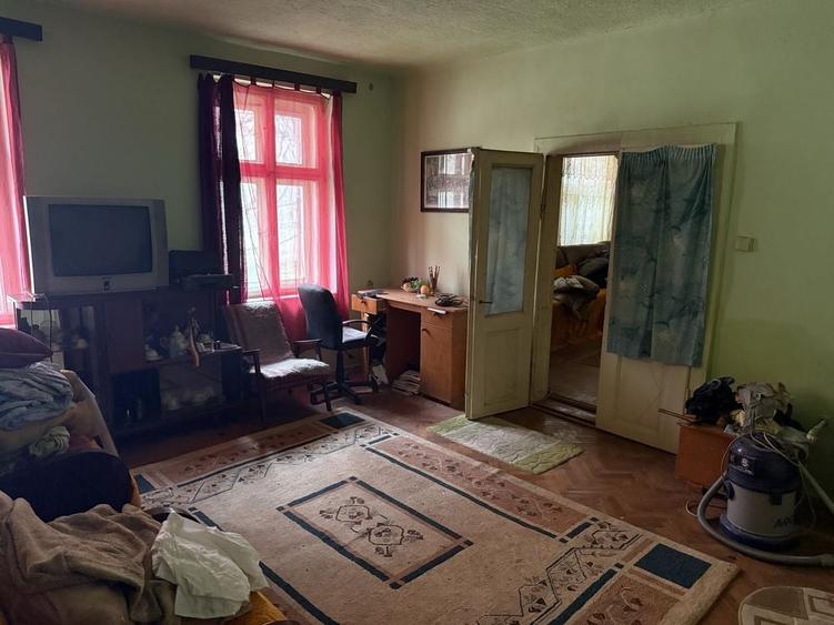 Casă cu 2 camere în Beba Veche