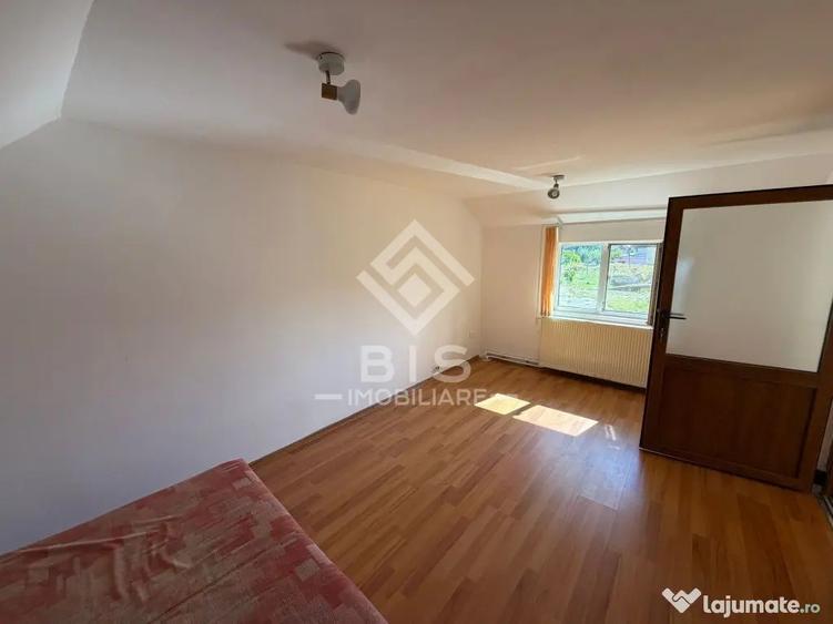 Casă cu 5 camere cu Canalizare în Viișoara