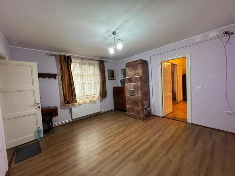 Casă cu 4 camere în Central