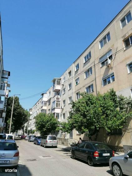 Apartament cu 3 camere în Tineretului