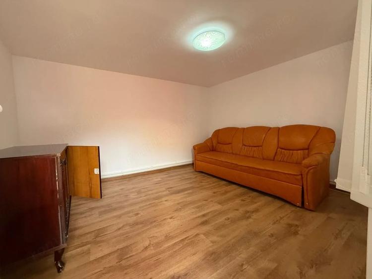 Casă cu 4 camere cu Teren 240 Mp în Păcii