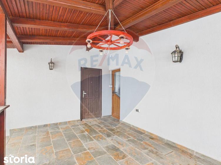 Apartament cu 3 camere, mobilat în Ulmi