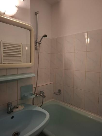 Apartament cu 3 camere decomandat în Aradului