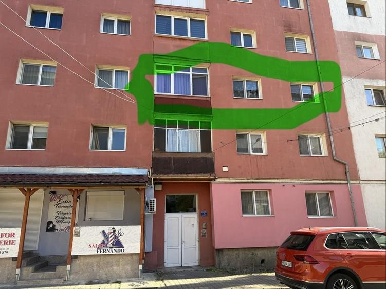 Apartament cu 4 camere în Petros