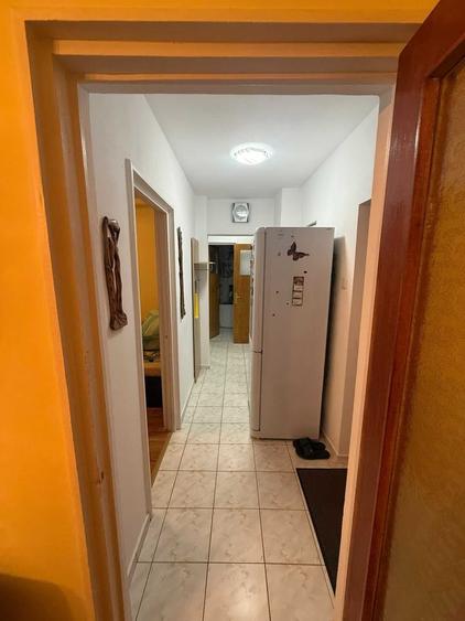 Apartament cu 3 camere decomandat în Giurgiului