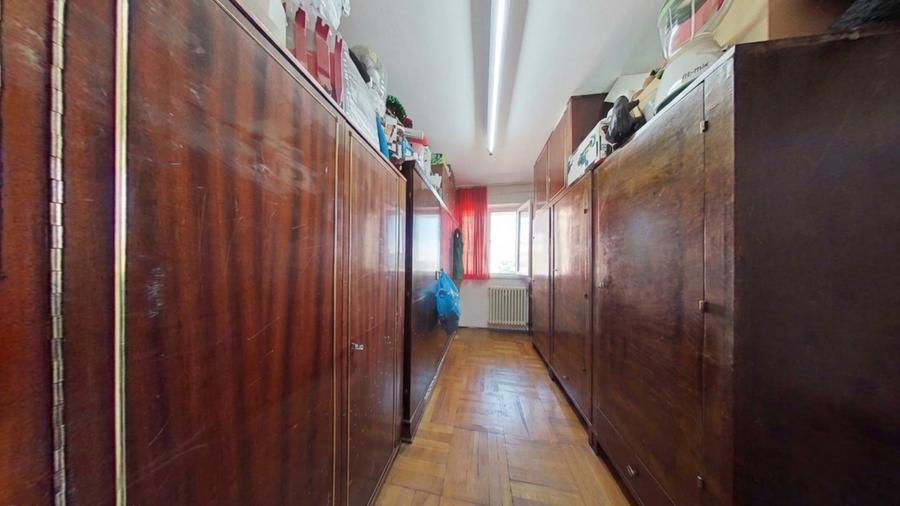 Apartament cu 3 camere semidecomandat, mobilat în P-ța Gării