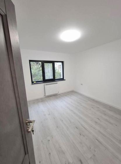 Apartament cu 3 camere decomandat în Dacia