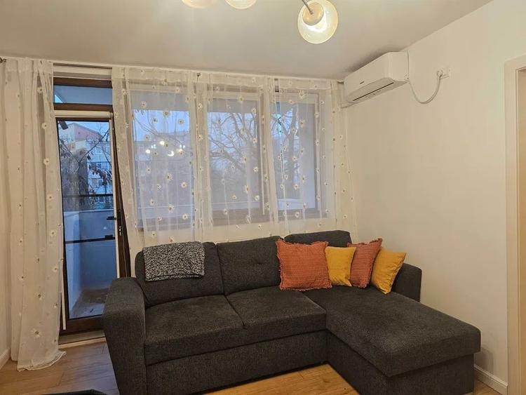 Apartament cu 3 camere semidecomandat, mobilat în Țiglina 1