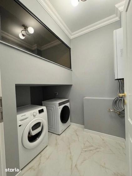 Casă cu 7 camere cu Teren 400 Mp în Domnești