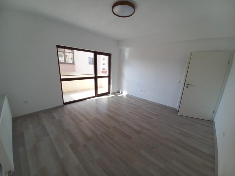 Apartament cu 3 camere decomandat în Sânpetru