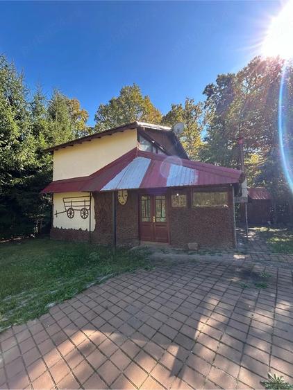 Casă cu Teren 460 Mp în Varnița