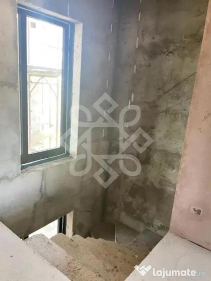 Casă cu 7 camere cu Teren 1146 Mp în Dealuri Oradea