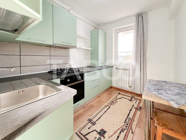 Apartament cu 2 camere semidecomandat, mobilat în Plopilor