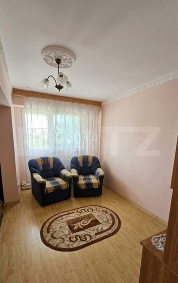Apartament cu 2 camere decomandat, mobilat în