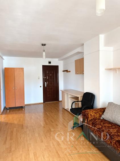 Apartament cu 2 camere semidecomandat, mobilat în Iris