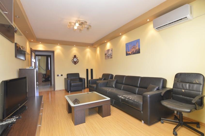 Apartament cu 3 camere decomandat, mobilat în Dristor