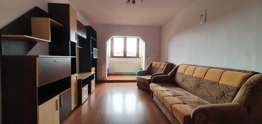 Inchiriez Apartament cu 3 camere decomandate etaj 1/4 - 6